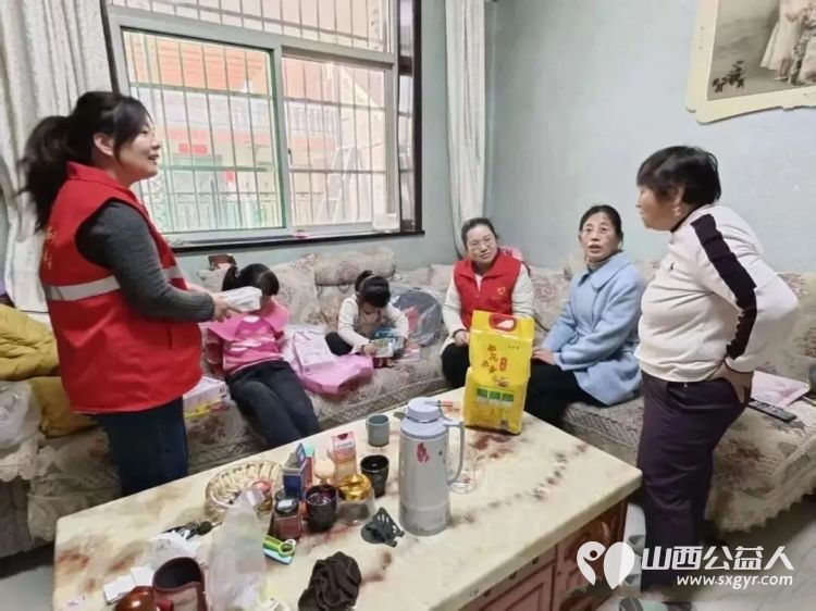 以红为炬以爱为桥----洪洞县青年志愿者协会在青少年关爱民生关怀基层治理的广阔天地间躬身实践用爱心传递温情让志愿精神在新时代槐乡大地上绽放出璀璨光芒 - 第8张