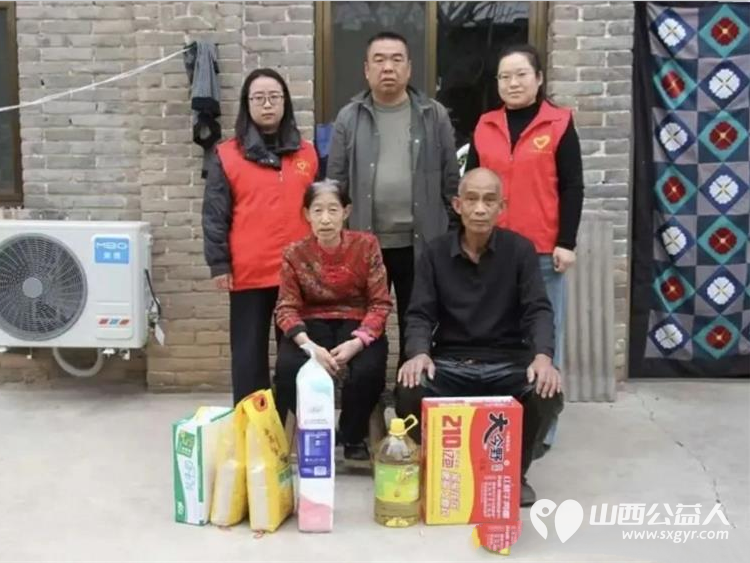 以红为炬以爱为桥----洪洞县青年志愿者协会在青少年关爱民生关怀基层治理的广阔天地间躬身实践用爱心传递温情让志愿精神在新时代槐乡大地上绽放出璀璨光芒 - 第3张