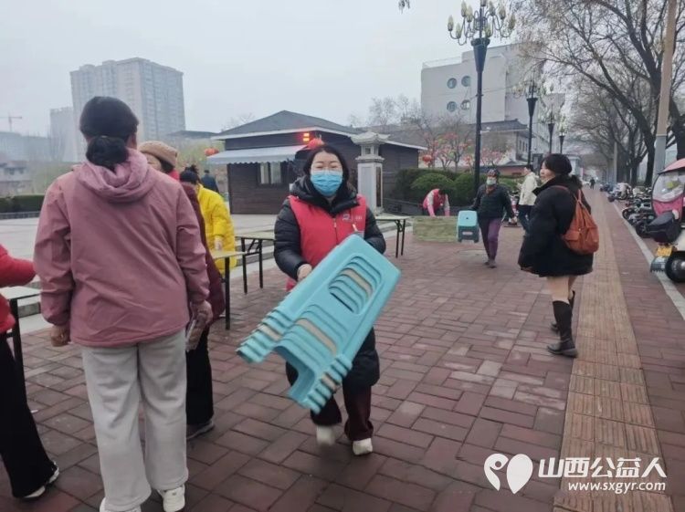 爱心早餐暖盐湖春风化雨志愿行 盐湖区志愿者协会的爱心早餐在元宵佳节和学雷锋纪念日迎来了春天的第一缕温暖这不仅仅是简单的早餐发放更是对环卫工人和所有城市劳动者的深情致敬 - 第14张 - 山西公益人 爱心早餐暖盐湖春风化雨志愿行 盐湖区志愿者协会的爱心早餐在元宵佳节和学雷锋纪念日迎来了春天的第一缕温暖这不仅仅是简单的早餐发放更是对环卫工人和所有城市劳动者的深情致敬 - 第14张