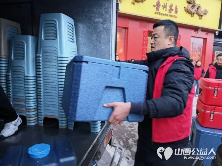 爱心早餐暖盐湖春风化雨志愿行 盐湖区志愿者协会的爱心早餐在元宵佳节和学雷锋纪念日迎来了春天的第一缕温暖这不仅仅是简单的早餐发放更是对环卫工人和所有城市劳动者的深情致敬 - 第15张 - 山西公益人 爱心早餐暖盐湖春风化雨志愿行 盐湖区志愿者协会的爱心早餐在元宵佳节和学雷锋纪念日迎来了春天的第一缕温暖这不仅仅是简单的早餐发放更是对环卫工人和所有城市劳动者的深情致敬 - 第15张