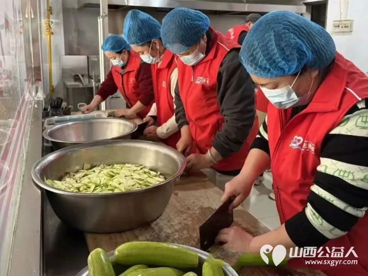 爱心早餐暖盐湖春风化雨志愿行 盐湖区志愿者协会的爱心早餐在元宵佳节和学雷锋纪念日迎来了春天的第一缕温暖这不仅仅是简单的早餐发放更是对环卫工人和所有城市劳动者的深情致敬 - 第10张 - 山西公益人 爱心早餐暖盐湖春风化雨志愿行 盐湖区志愿者协会的爱心早餐在元宵佳节和学雷锋纪念日迎来了春天的第一缕温暖这不仅仅是简单的早餐发放更是对环卫工人和所有城市劳动者的深情致敬 - 第10张