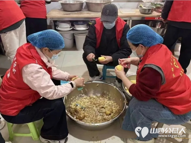 爱心早餐暖盐湖春风化雨志愿行 盐湖区志愿者协会的爱心早餐在元宵佳节和学雷锋纪念日迎来了春天的第一缕温暖这不仅仅是简单的早餐发放更是对环卫工人和所有城市劳动者的深情致敬 - 第8张 - 山西公益人 爱心早餐暖盐湖春风化雨志愿行 盐湖区志愿者协会的爱心早餐在元宵佳节和学雷锋纪念日迎来了春天的第一缕温暖这不仅仅是简单的早餐发放更是对环卫工人和所有城市劳动者的深情致敬 - 第8张
