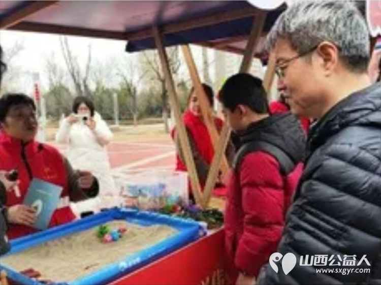 太原市学花志愿服务中心参加太原市 学雷锋做志愿共同奋进十五五 主题志愿服务活动 - 第15张