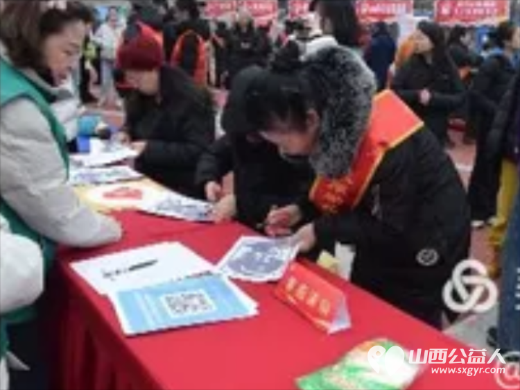 太原市学花志愿服务中心参加太原市 学雷锋做志愿共同奋进十五五 主题志愿服务活动 - 第12张