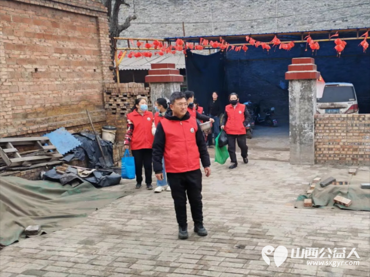 介休市敬老协会敬老活动走进张兰镇仙台村入户86岁李士旺老人家做饭包饺子 - 第2张 - 山西公益人 介休市敬老协会敬老活动走进张兰镇仙台村入户86岁李士旺老人家做饭包饺子 - 第2张