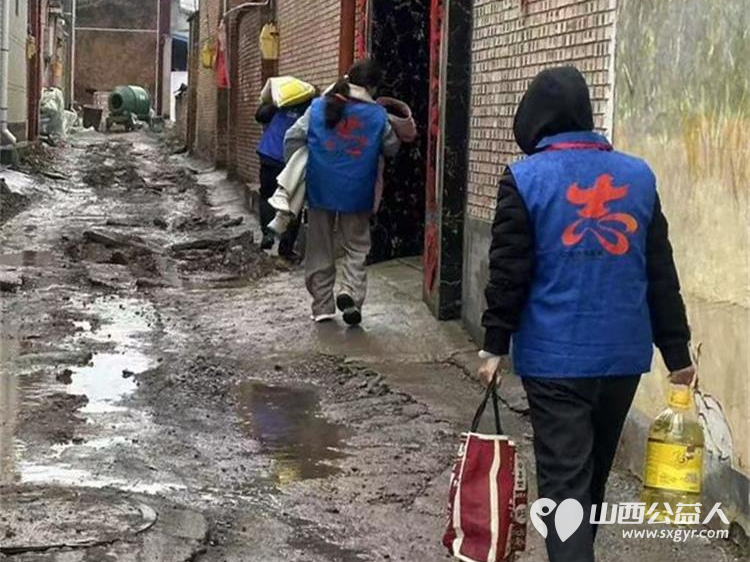 长治市小雨点公益志愿者协会组织志愿者走进长子县南陈镇西北陈村看望残疾孤寡老人 - 第8张 - 山西公益人 长治市小雨点公益志愿者协会组织志愿者走进长子县南陈镇西北陈村看望残疾孤寡老人 - 第8张