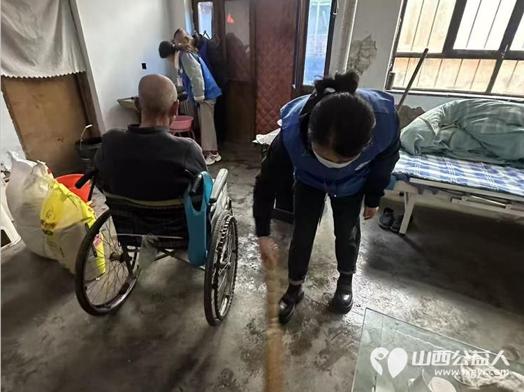 长治市小雨点公益志愿者协会组织志愿者走进长子县南陈镇西北陈村看望残疾孤寡老人 - 第4张 - 山西公益人 长治市小雨点公益志愿者协会组织志愿者走进长子县南陈镇西北陈村看望残疾孤寡老人 - 第4张