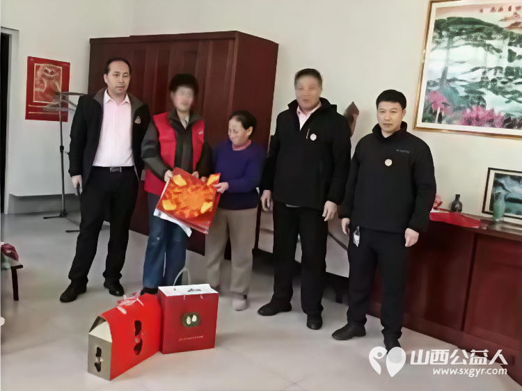 岁寒情深爱心同行 ‖ 长治手牵手帮扶中心各区县团队开展新春送温暖公益行动资助困难孩子牛奶161箱干果礼包161件奖状收纳盒127个捐赠合计27055元物资 - 第2张 - 山西公益人 岁寒情深爱心同行 ‖ 长治手牵手帮扶中心各区县团队开展新春送温暖公益行动资助困难孩子牛奶161箱干果礼包161件奖状收纳盒127个捐赠合计27055元物资 - 第2张