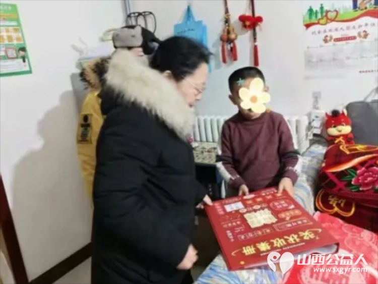 岁寒情深爱心同行 ‖ 长治手牵手帮扶中心各区县团队开展新春送温暖公益行动资助困难孩子牛奶161箱干果礼包161件奖状收纳盒127个捐赠合计27055元物资 - 第18张 - 山西公益人 岁寒情深爱心同行 ‖ 长治手牵手帮扶中心各区县团队开展新春送温暖公益行动资助困难孩子牛奶161箱干果礼包161件奖状收纳盒127个捐赠合计27055元物资 - 第18张