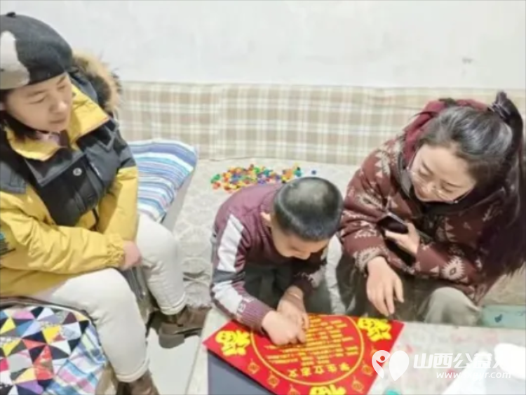 岁寒情深爱心同行 ‖ 长治手牵手帮扶中心各区县团队开展新春送温暖公益行动资助困难孩子牛奶161箱干果礼包161件奖状收纳盒127个捐赠合计27055元物资 - 第14张 - 山西公益人 岁寒情深爱心同行 ‖ 长治手牵手帮扶中心各区县团队开展新春送温暖公益行动资助困难孩子牛奶161箱干果礼包161件奖状收纳盒127个捐赠合计27055元物资 - 第14张