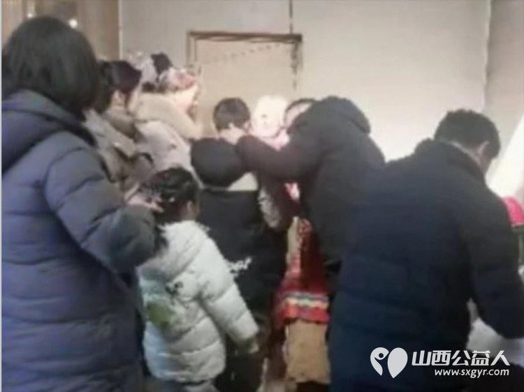 岁寒情深爱心同行 ‖ 长治手牵手帮扶中心各区县团队开展新春送温暖公益行动资助困难孩子牛奶161箱干果礼包161件奖状收纳盒127个捐赠合计27055元物资 - 第24张 - 山西公益人 岁寒情深爱心同行 ‖ 长治手牵手帮扶中心各区县团队开展新春送温暖公益行动资助困难孩子牛奶161箱干果礼包161件奖状收纳盒127个捐赠合计27055元物资 - 第24张