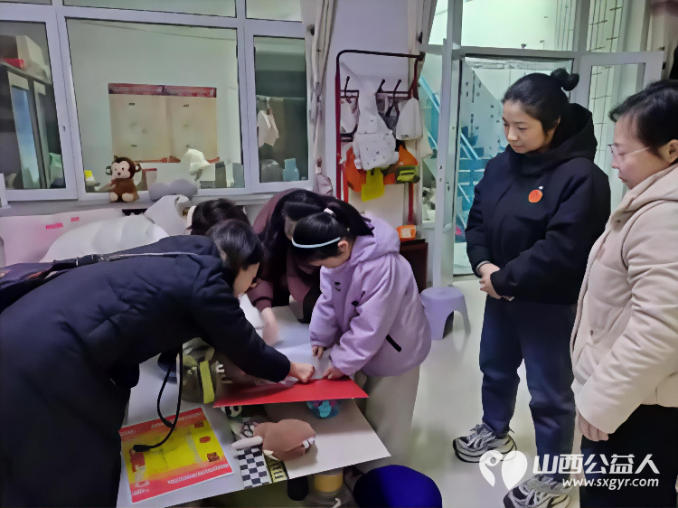 岁寒情深爱心同行 ‖ 长治手牵手帮扶中心各区县团队开展新春送温暖公益行动资助困难孩子牛奶161箱干果礼包161件奖状收纳盒127个捐赠合计27055元物资 - 第36张 - 山西公益人 岁寒情深爱心同行 ‖ 长治手牵手帮扶中心各区县团队开展新春送温暖公益行动资助困难孩子牛奶161箱干果礼包161件奖状收纳盒127个捐赠合计27055元物资 - 第36张