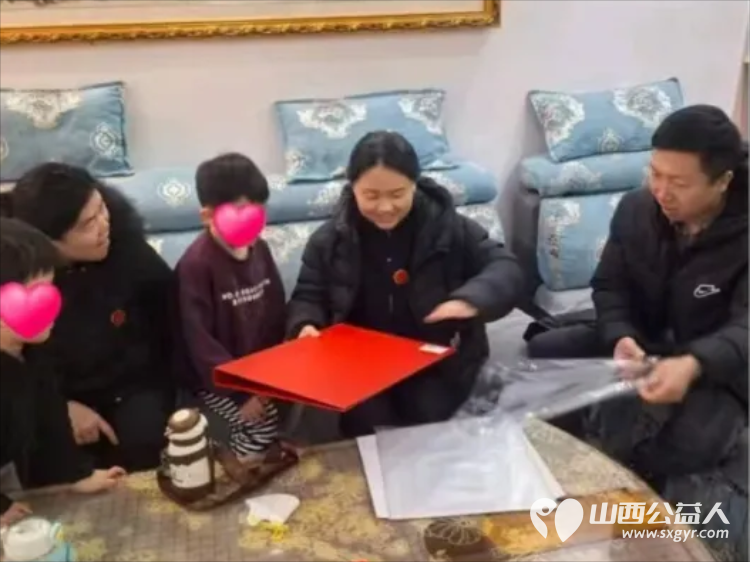 岁寒情深爱心同行 ‖ 长治手牵手帮扶中心各区县团队开展新春送温暖公益行动资助困难孩子牛奶161箱干果礼包161件奖状收纳盒127个捐赠合计27055元物资 - 第39张 - 山西公益人 岁寒情深爱心同行 ‖ 长治手牵手帮扶中心各区县团队开展新春送温暖公益行动资助困难孩子牛奶161箱干果礼包161件奖状收纳盒127个捐赠合计27055元物资 - 第39张