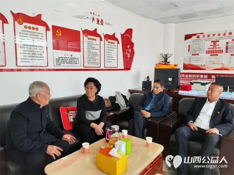 学习劳模精神将志愿服务进行到底 太原市广场舞协会老年志愿者郭芳林走进太原学花志愿服务中心访问学习全国劳模李学花 - 第3张