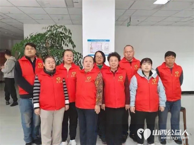 共话慈善发展 传递爱心温暖——忻州市红色志愿者参加忻州市慈善总会理事会志愿者们认真维持现场秩序为参会人员倒水用周到的保障暖心的举动为会议顺利进行筑牢服务根基 - 第1张