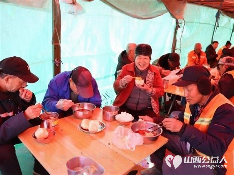 山西介休一座城市的雷锋温度一辆爱心餐车的18个月介休市佳和选煤有限公司每年全额投入超过210万元组建了30人的专业服务团队只为兑现用坚持兑现温暖的承诺 - 第3张