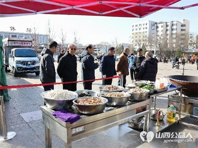 山西介休一座城市的雷锋温度一辆爱心餐车的18个月介休市佳和选煤有限公司每年全额投入超过210万元组建了30人的专业服务团队只为兑现用坚持兑现温暖的承诺 - 第2张