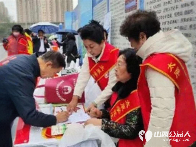 借力3.15消费维权日食安伴我行活动启动 太原学花志愿服务中心走进太原市肉联厂参与山西省主办的重拳护民生消费享安心主题行动以志愿之力深耕食品安全宣传 - 第31张