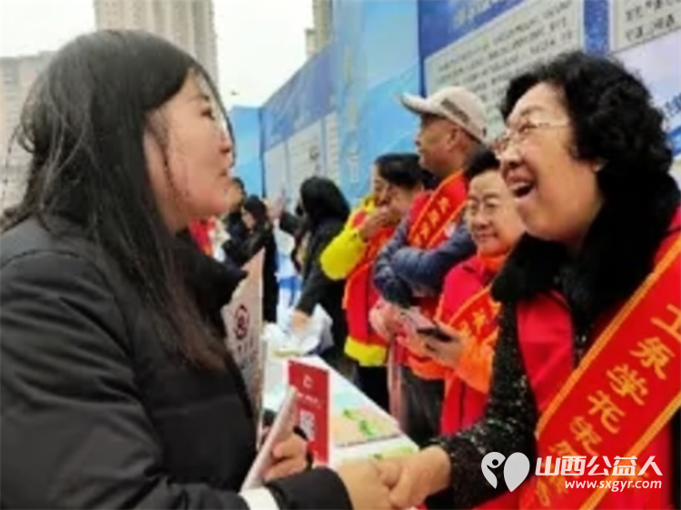 借力3.15消费维权日食安伴我行活动启动 太原学花志愿服务中心走进太原市肉联厂参与山西省主办的重拳护民生消费享安心主题行动以志愿之力深耕食品安全宣传 - 第20张