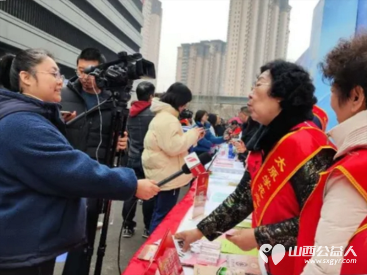 借力3.15消费维权日食安伴我行活动启动 太原学花志愿服务中心走进太原市肉联厂参与山西省主办的重拳护民生消费享安心主题行动以志愿之力深耕食品安全宣传 - 第26张