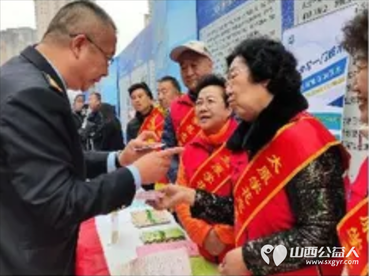 借力3.15消费维权日食安伴我行活动启动 太原学花志愿服务中心走进太原市肉联厂参与山西省主办的重拳护民生消费享安心主题行动以志愿之力深耕食品安全宣传 - 第22张