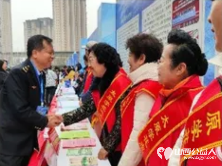 借力3.15消费维权日食安伴我行活动启动 太原学花志愿服务中心走进太原市肉联厂参与山西省主办的重拳护民生消费享安心主题行动以志愿之力深耕食品安全宣传 - 第25张