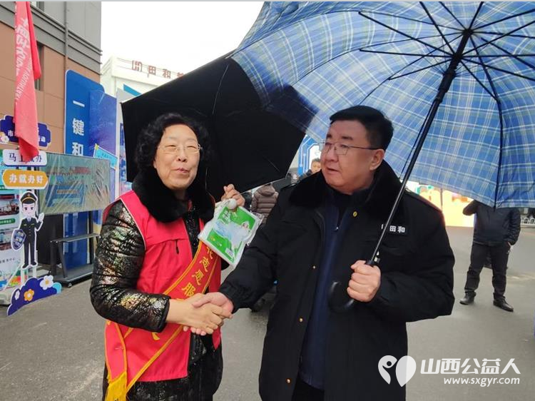 借力3.15消费维权日食安伴我行活动启动 太原学花志愿服务中心走进太原市肉联厂参与山西省主办的重拳护民生消费享安心主题行动以志愿之力深耕食品安全宣传 - 第19张