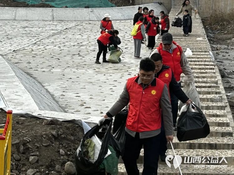 保护母亲河 阳泉义工联合会组织义工在白羊墅湿地公园开展第41期“保护母亲河”巡河净滩活动 - 第14张