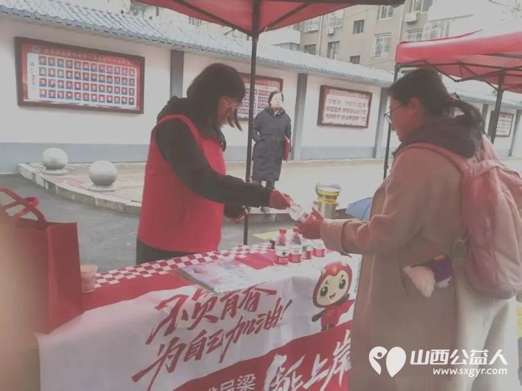 当省考遇见初雪志愿红成了最温柔的雪中人----风雪护考路志愿暖人心吕梁市离石区青年志愿者协会奔赴10个省考考点用坚守与奉献为广大考生筑起一道温暖的护航防线 - 第23张