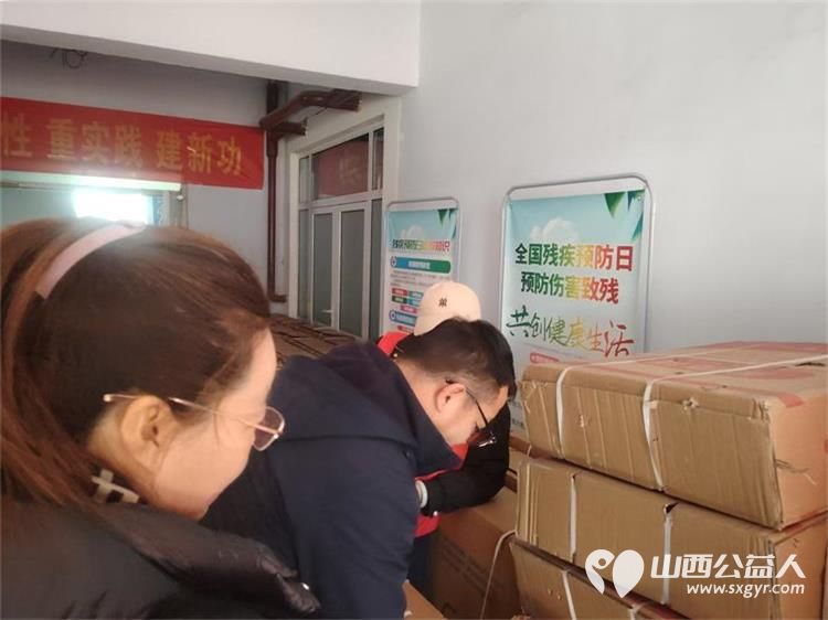 浑源爱心公益项目启动 浑源县残联为困难残疾人集中发放轮椅44辆防褥疮气床垫28床坐便椅26把解决困难残疾人的实际问题浑源县残志协志愿者参加了活动 - 第17张 - 山西公益人 浑源爱心公益项目启动 浑源县残联为困难残疾人集中发放轮椅44辆防褥疮气床垫28床坐便椅26把解决困难残疾人的实际问题浑源县残志协志愿者参加了活动 - 第17张