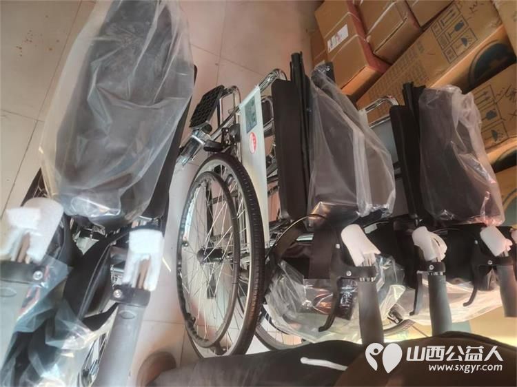 浑源爱心公益项目启动 浑源县残联为困难残疾人集中发放轮椅44辆防褥疮气床垫28床坐便椅26把解决困难残疾人的实际问题浑源县残志协志愿者参加了活动 - 第24张 - 山西公益人 浑源爱心公益项目启动 浑源县残联为困难残疾人集中发放轮椅44辆防褥疮气床垫28床坐便椅26把解决困难残疾人的实际问题浑源县残志协志愿者参加了活动 - 第24张