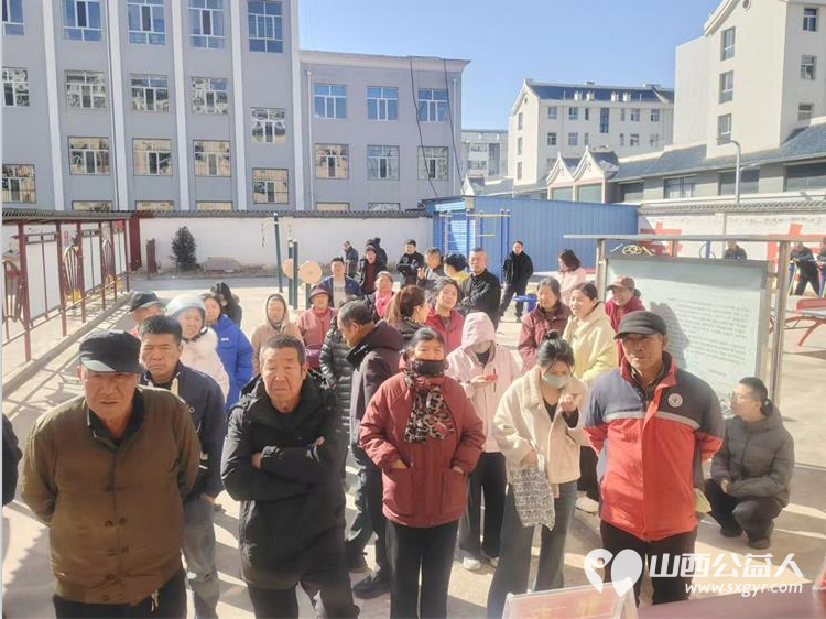 浑源爱心公益项目启动 浑源县残联为困难残疾人集中发放轮椅44辆防褥疮气床垫28床坐便椅26把解决困难残疾人的实际问题浑源县残志协志愿者参加了活动 - 第26张 - 山西公益人 浑源爱心公益项目启动 浑源县残联为困难残疾人集中发放轮椅44辆防褥疮气床垫28床坐便椅26把解决困难残疾人的实际问题浑源县残志协志愿者参加了活动 - 第26张