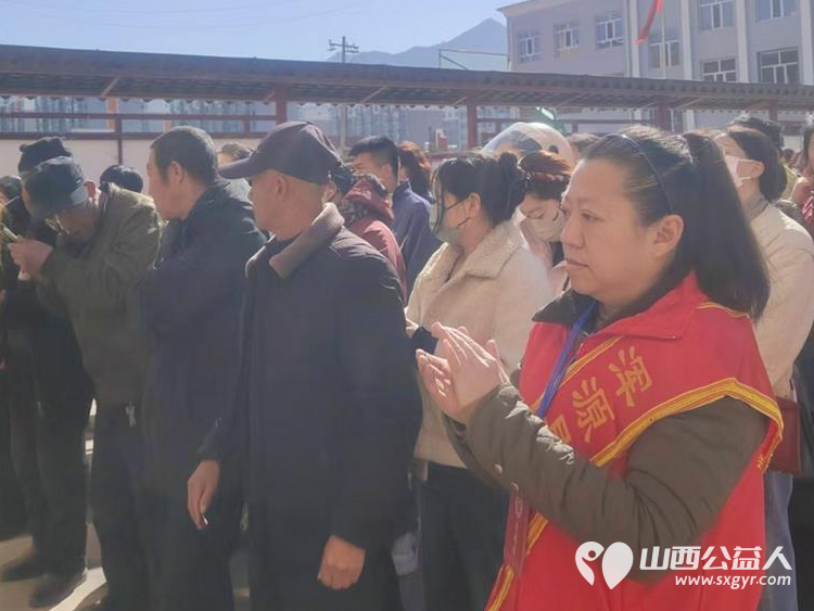 浑源爱心公益项目启动 浑源县残联为困难残疾人集中发放轮椅44辆防褥疮气床垫28床坐便椅26把解决困难残疾人的实际问题浑源县残志协志愿者参加了活动 - 第2张 - 山西公益人 浑源爱心公益项目启动 浑源县残联为困难残疾人集中发放轮椅44辆防褥疮气床垫28床坐便椅26把解决困难残疾人的实际问题浑源县残志协志愿者参加了活动 - 第2张