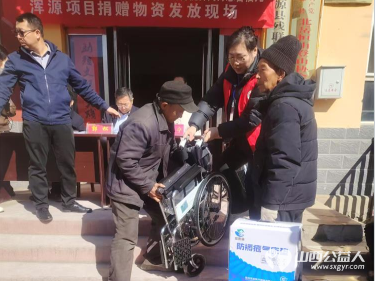 浑源爱心公益项目启动 浑源县残联为困难残疾人集中发放轮椅44辆防褥疮气床垫28床坐便椅26把解决困难残疾人的实际问题浑源县残志协志愿者参加了活动 - 第31张 - 山西公益人 浑源爱心公益项目启动 浑源县残联为困难残疾人集中发放轮椅44辆防褥疮气床垫28床坐便椅26把解决困难残疾人的实际问题浑源县残志协志愿者参加了活动 - 第31张