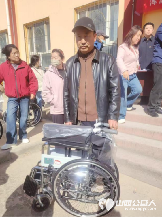 浑源爱心公益项目启动 浑源县残联为困难残疾人集中发放轮椅44辆防褥疮气床垫28床坐便椅26把解决困难残疾人的实际问题浑源县残志协志愿者参加了活动 - 第49张 - 山西公益人 浑源爱心公益项目启动 浑源县残联为困难残疾人集中发放轮椅44辆防褥疮气床垫28床坐便椅26把解决困难残疾人的实际问题浑源县残志协志愿者参加了活动 - 第49张