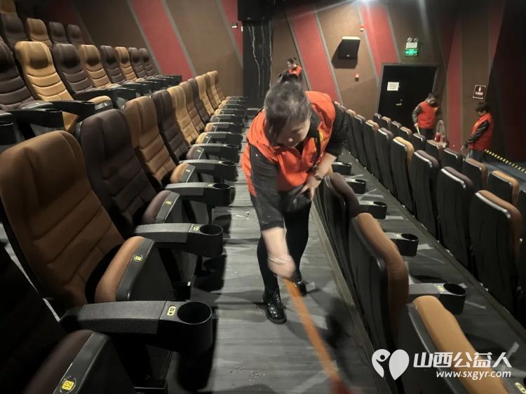 阳泉市义工联合会携阳泉九达国际影城联合邀请99位老人免费观看了热播电影《飞驰人生3》 - 第21张