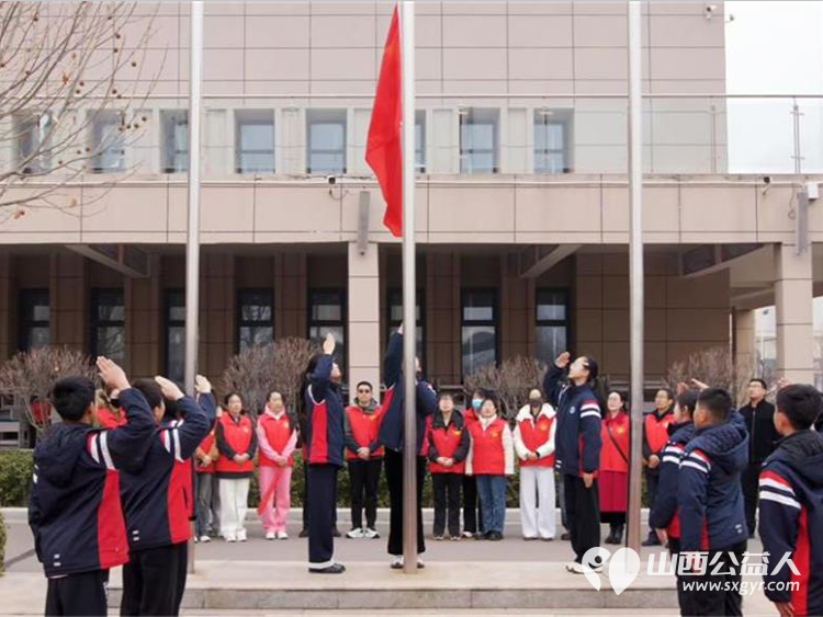 长治市正能量公益志愿服务屯留区办事处组织爱心志愿者来到麟绛小学开展“雷锋精神走进校园，爱心浇灌祖国花朵”公益宣讲活动 - 第4张