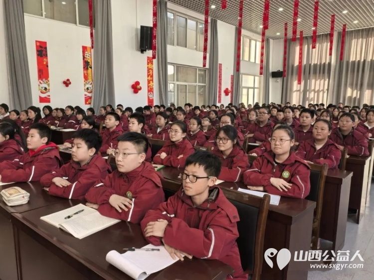 传承雷锋精神汲取奋进力量----长治市火炬中学邀请山西省学雷锋道德模范志愿服务先进事迹巡讲团刘建成、武钢做学雷锋道德模范先进事迹报告 - 第17张 - 山西公益人 传承雷锋精神汲取奋进力量----长治市火炬中学邀请山西省学雷锋道德模范志愿服务先进事迹巡讲团刘建成、武钢做学雷锋道德模范先进事迹报告 - 第17张