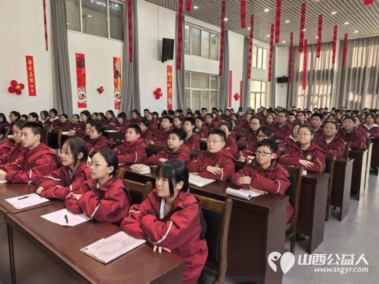 传承雷锋精神汲取奋进力量----长治市火炬中学邀请山西省学雷锋道德模范志愿服务先进事迹巡讲团刘建成、武钢做学雷锋道德模范先进事迹报告 - 第15张 - 山西公益人 传承雷锋精神汲取奋进力量----长治市火炬中学邀请山西省学雷锋道德模范志愿服务先进事迹巡讲团刘建成、武钢做学雷锋道德模范先进事迹报告 - 第15张