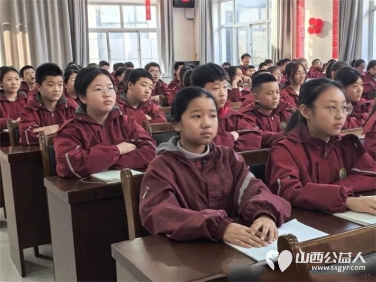 传承雷锋精神汲取奋进力量----长治市火炬中学邀请山西省学雷锋道德模范志愿服务先进事迹巡讲团刘建成、武钢做学雷锋道德模范先进事迹报告 - 第13张 - 山西公益人 传承雷锋精神汲取奋进力量----长治市火炬中学邀请山西省学雷锋道德模范志愿服务先进事迹巡讲团刘建成、武钢做学雷锋道德模范先进事迹报告 - 第13张