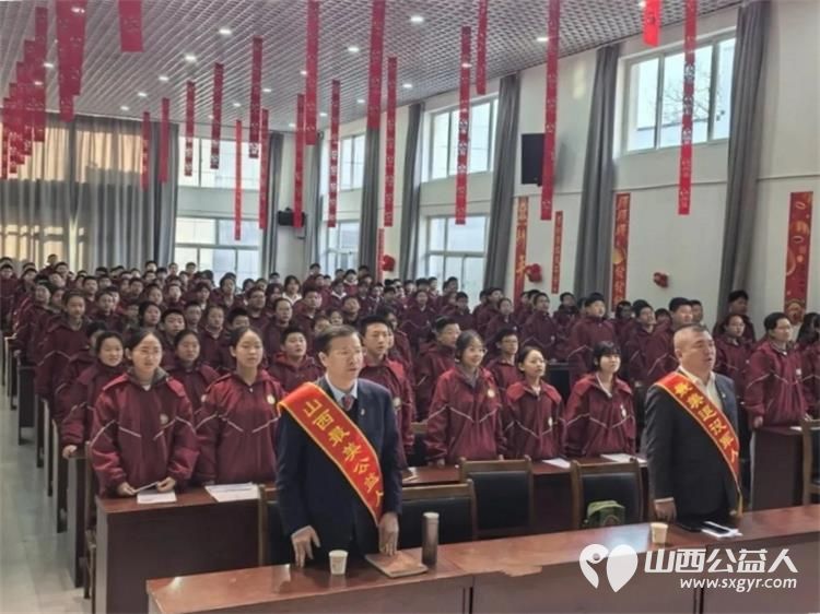 传承雷锋精神汲取奋进力量----长治市火炬中学邀请山西省学雷锋道德模范志愿服务先进事迹巡讲团刘建成、武钢做学雷锋道德模范先进事迹报告 - 第2张 - 山西公益人 传承雷锋精神汲取奋进力量----长治市火炬中学邀请山西省学雷锋道德模范志愿服务先进事迹巡讲团刘建成、武钢做学雷锋道德模范先进事迹报告 - 第2张