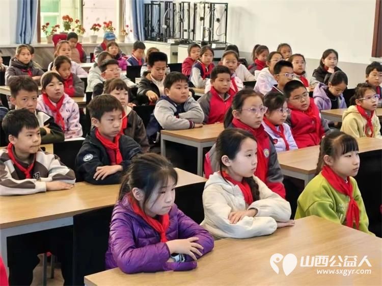 “中国好人”孟小平太原烛光志愿服务中心主任、雷锋宣讲团团长走进三桥街小学宣讲雷锋精神让雷锋精神在校园落地生根代代相传 - 第6张