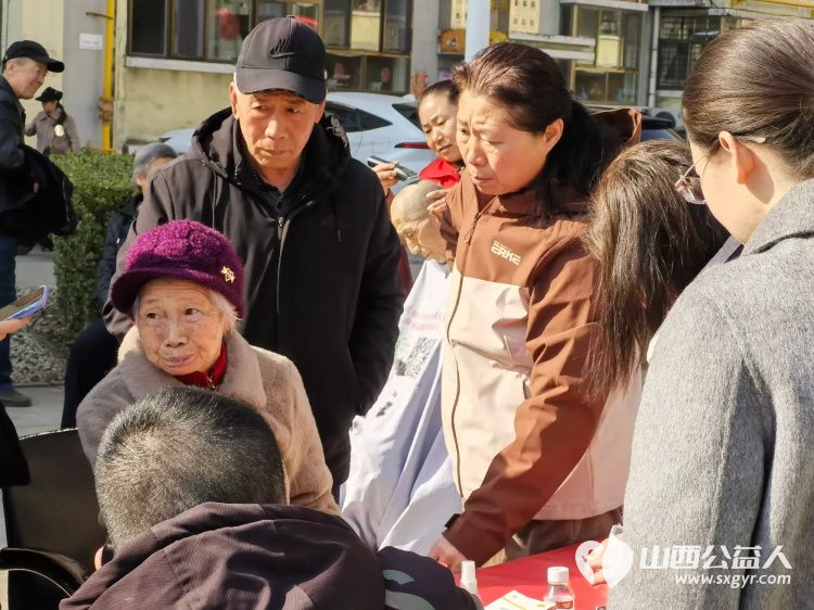 志愿服务进社区健康活动暖人心----介休市敬老协会2026年3月20日走进介休市北关街道水门北街社区为社区所有老人爱心理发义诊 - 第8张 - 山西公益人 志愿服务进社区健康活动暖人心----介休市敬老协会2026年3月20日走进介休市北关街道水门北街社区为社区所有老人爱心理发义诊 - 第8张