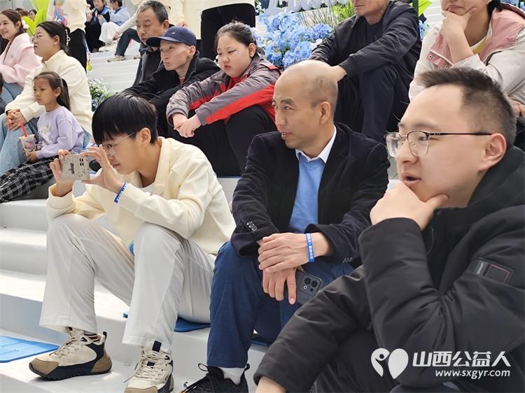 共见星光晋融未来太原市灵星社区服务中心举办2026世界孤独症日融合汇演暨公益集市活动中国人寿集团公司驻晋单位、太原万象城全力支持 - 第6张 - 山西公益人 共见星光晋融未来太原市灵星社区服务中心举办2026世界孤独症日融合汇演暨公益集市活动中国人寿集团公司驻晋单位、太原万象城全力支持 - 第6张