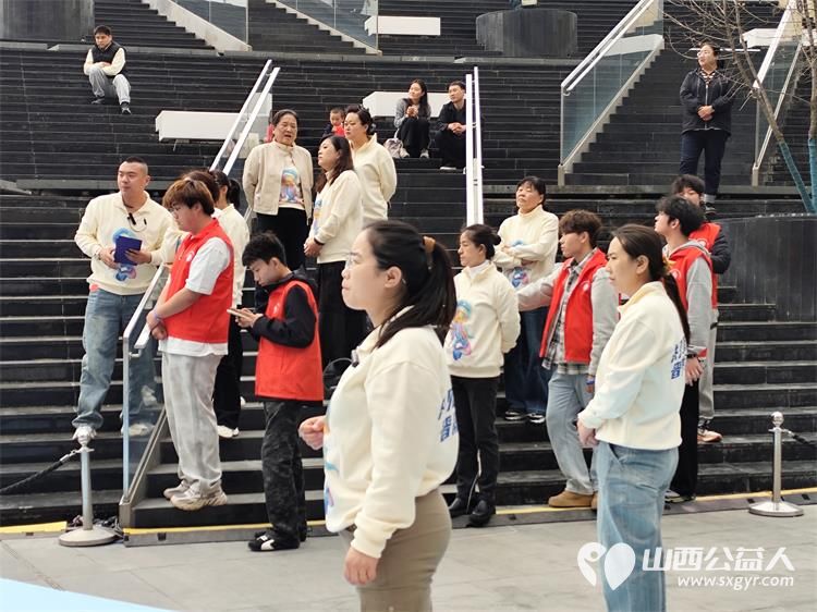 共见星光晋融未来太原市灵星社区服务中心举办2026世界孤独症日融合汇演暨公益集市活动中国人寿集团公司驻晋单位、太原万象城全力支持 - 第18张 - 山西公益人 共见星光晋融未来太原市灵星社区服务中心举办2026世界孤独症日融合汇演暨公益集市活动中国人寿集团公司驻晋单位、太原万象城全力支持 - 第18张