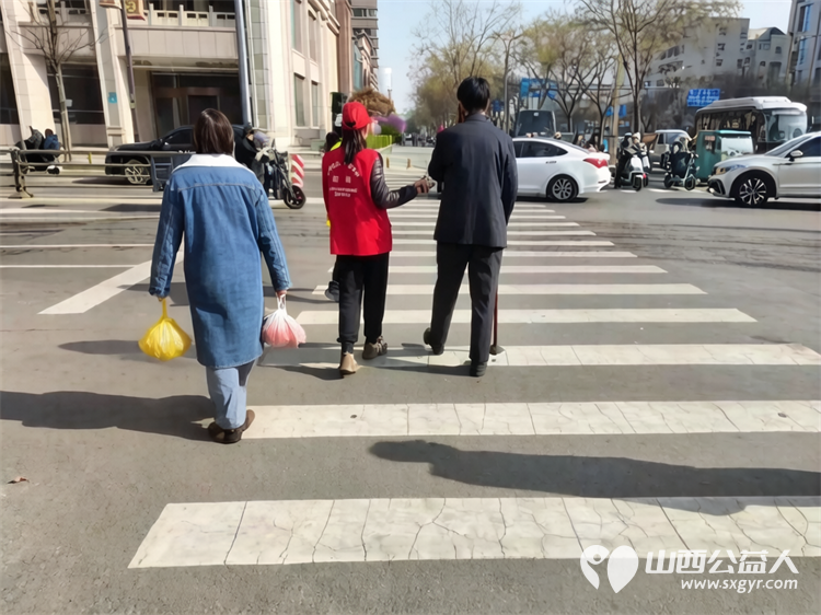 志愿红闪耀平阳 临汾市文明交通志愿者协会助力全国文明城市创建127名志愿者同步到岗覆盖市区3条核心商业主街道19个交通值守岗引导市民自觉遵守交规践行文明出行 - 第29张 - 山西公益人 志愿红闪耀平阳 临汾市文明交通志愿者协会助力全国文明城市创建127名志愿者同步到岗覆盖市区3条核心商业主街道19个交通值守岗引导市民自觉遵守交规践行文明出行 - 第29张