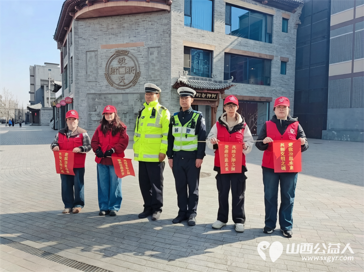 志愿红闪耀平阳 临汾市文明交通志愿者协会助力全国文明城市创建127名志愿者同步到岗覆盖市区3条核心商业主街道19个交通值守岗引导市民自觉遵守交规践行文明出行 - 第4张 - 山西公益人 志愿红闪耀平阳 临汾市文明交通志愿者协会助力全国文明城市创建127名志愿者同步到岗覆盖市区3条核心商业主街道19个交通值守岗引导市民自觉遵守交规践行文明出行 - 第4张