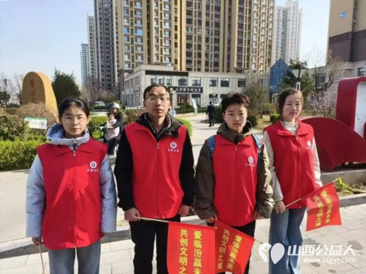 志愿红闪耀平阳 临汾市文明交通志愿者协会助力全国文明城市创建127名志愿者同步到岗覆盖市区3条核心商业主街道19个交通值守岗引导市民自觉遵守交规践行文明出行 - 第7张 - 山西公益人 志愿红闪耀平阳 临汾市文明交通志愿者协会助力全国文明城市创建127名志愿者同步到岗覆盖市区3条核心商业主街道19个交通值守岗引导市民自觉遵守交规践行文明出行 - 第7张