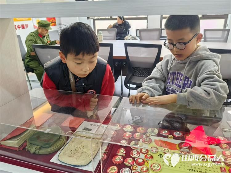 追锋少年奋马扬鞭----太原市烛光志愿服务中心阳光亲人集体陪伴活动圆满举行四位身经百战的老军人爷爷与孩子们面对面分享战斗岁月与学雷锋志愿经历 - 第5张 - 山西公益人 追锋少年奋马扬鞭----太原市烛光志愿服务中心阳光亲人集体陪伴活动圆满举行四位身经百战的老军人爷爷与孩子们面对面分享战斗岁月与学雷锋志愿经历 - 第5张