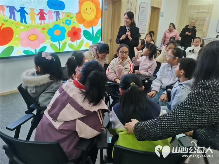 追锋少年奋马扬鞭----太原市烛光志愿服务中心阳光亲人集体陪伴活动圆满举行四位身经百战的老军人爷爷与孩子们面对面分享战斗岁月与学雷锋志愿经历 - 第6张 - 山西公益人 追锋少年奋马扬鞭----太原市烛光志愿服务中心阳光亲人集体陪伴活动圆满举行四位身经百战的老军人爷爷与孩子们面对面分享战斗岁月与学雷锋志愿经历 - 第6张